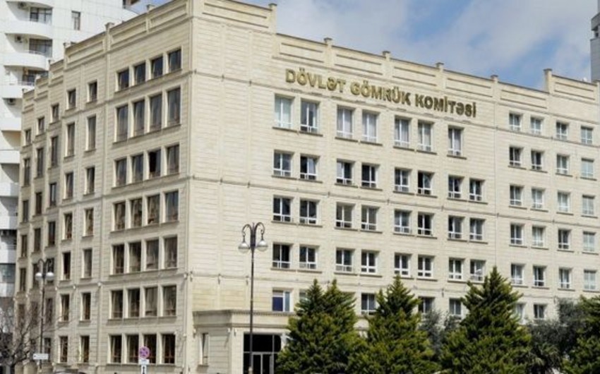Gömrük Komitəsinin vəzifəli əməkdaşı rüşvət alarkən yaxalanıb