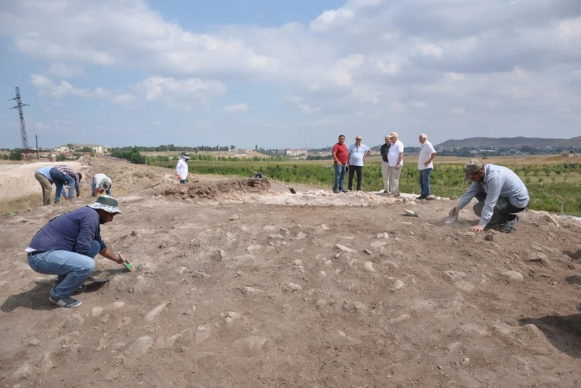 Göygöldə arxeoloji qazıntılar zamanı qədim dövrə aid qəbirlər aşkarlanıb