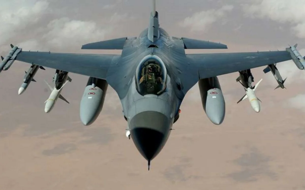 Бельгия планирует поставить Украине самолеты F-16 и средства ПВО до конца 2024 года