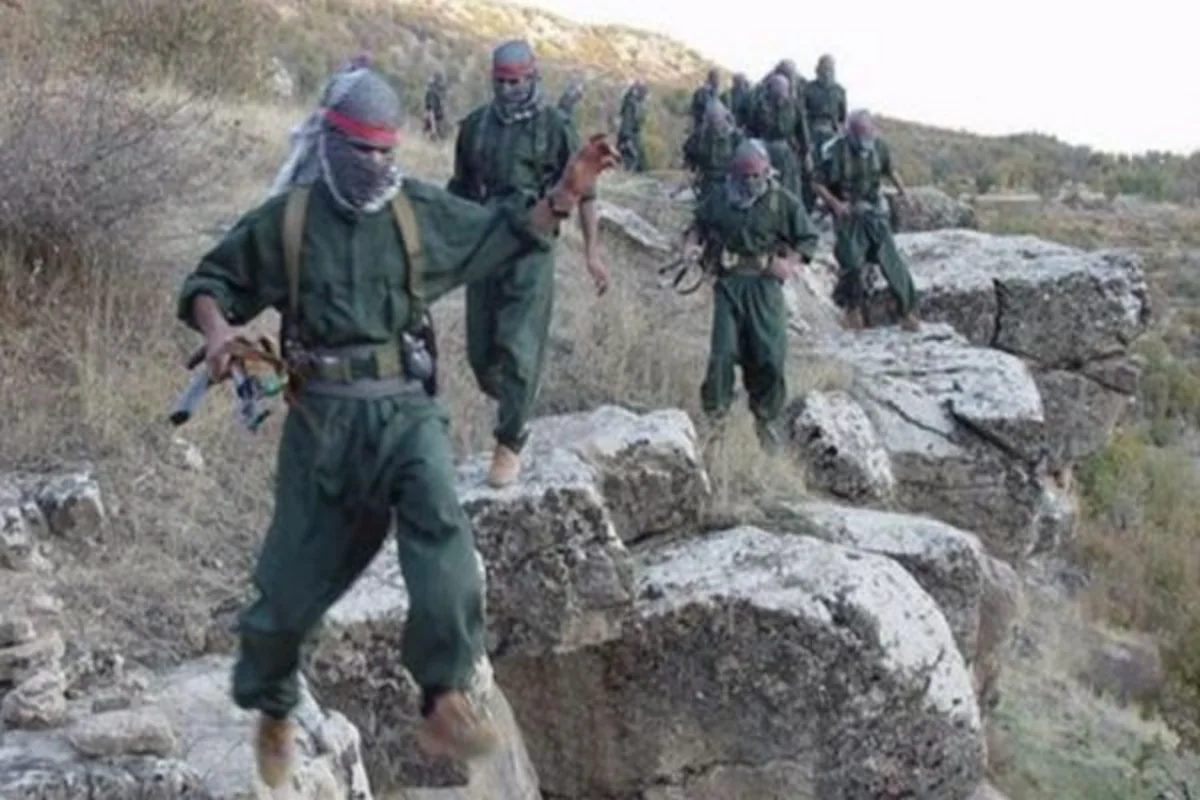 İranda silahlıların hücumu zamanı üç hərbçi həlak olub