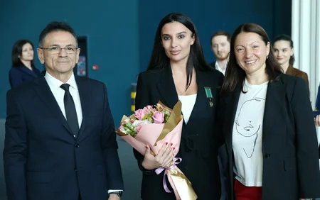 Mədət Quliyev gimnastları təltif edib