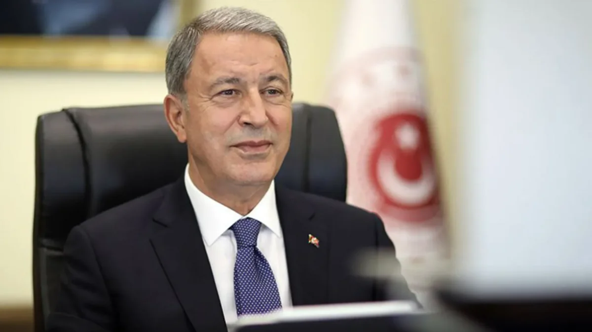 Türkiyənin milli müdafiə naziri Hulusi Akar koronavirusa yoluxub