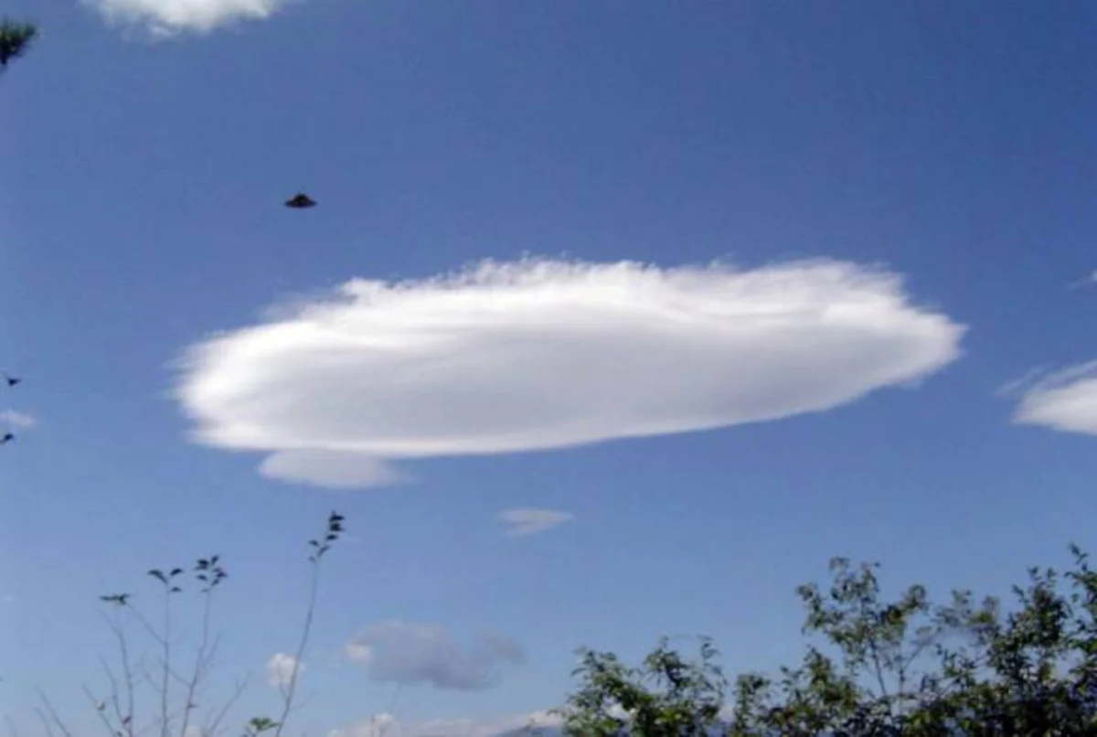 Japan lawmakers want gov't to guard against security risks of UFOs