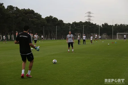 Neftçi Qarabağla final oyunuöncəsi son məşqini keçirib
