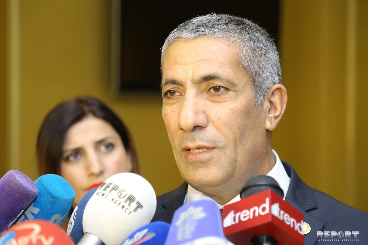 Siyavuş Novruzov idman komplekslərinin icarəyə verilməsini təklif edib