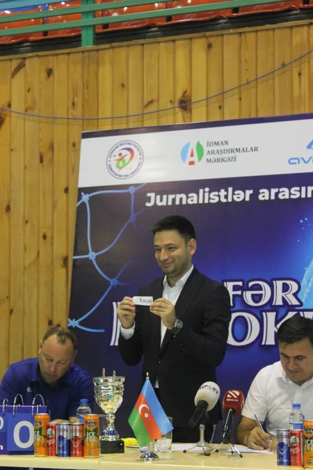 Jurnalistlər arasında voleybol üzrə Zəfər Kubokunun püşkü atılıb