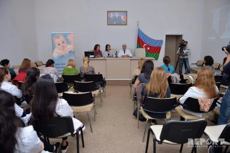 Главный педиатр: Нужно приостановить рекламу искусственного питания для детей
