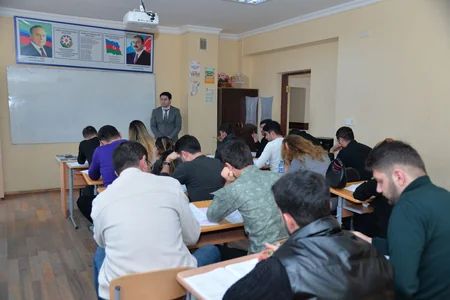 Bu gün mindən artıq şagird eksternat imtahanlarında iştirak edib