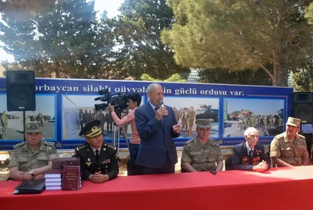 ​Milli Qurtuluş Günü hərbi hissələrdə təntənə ilə qeyd olunub