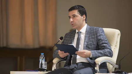 “Qlobal kapital bazarları və Azərbaycanda bu sahədəki yeniliklər” mövzusunda konfrans keçirilib