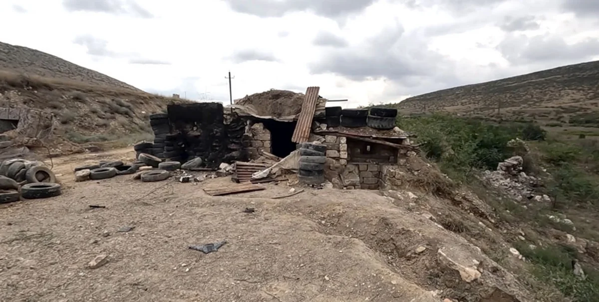 Tərtərin Canyataq yaşayış məntəqəsi yaxınlığında tərk edilmiş döyüş mövqeyinin görüntüləri yayılıb