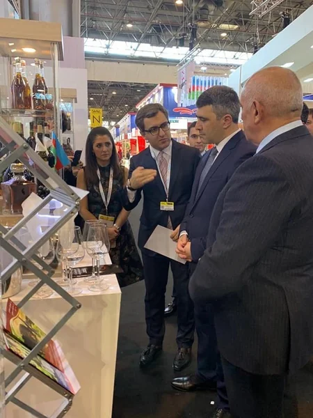 Azərbaycanın 23 şirkətinin “Sial Paris” sərgisində məhsulları nümayiş etdirir