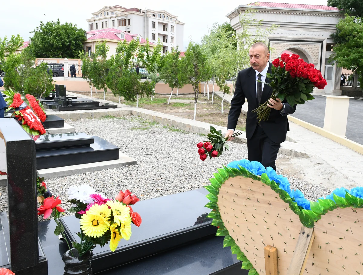 Prezident Naxçıvanda Vətən müharibəsi şəhidlərinin məzarlarını ziyarət edib - YENİLƏNİB