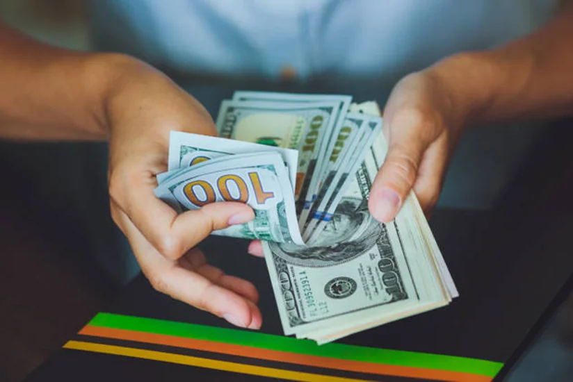 ​AMB: Sabah dolların məzənnəsi 1,5165 manat olacaq