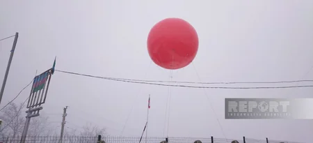 Активисты на дороге Ханкенди-Лачын развесили воздушный шар с призывом защитить природу