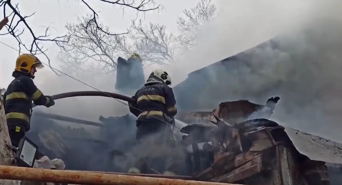 Bakıda yaşayış binasında yanğın baş verib