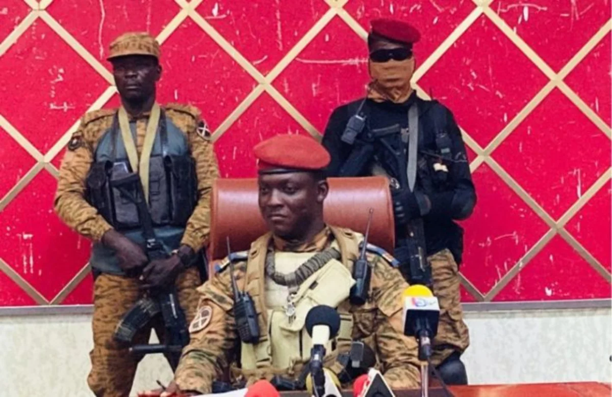 Burkina-Fasoya qiyamçıların lideri rəhbərlik edir