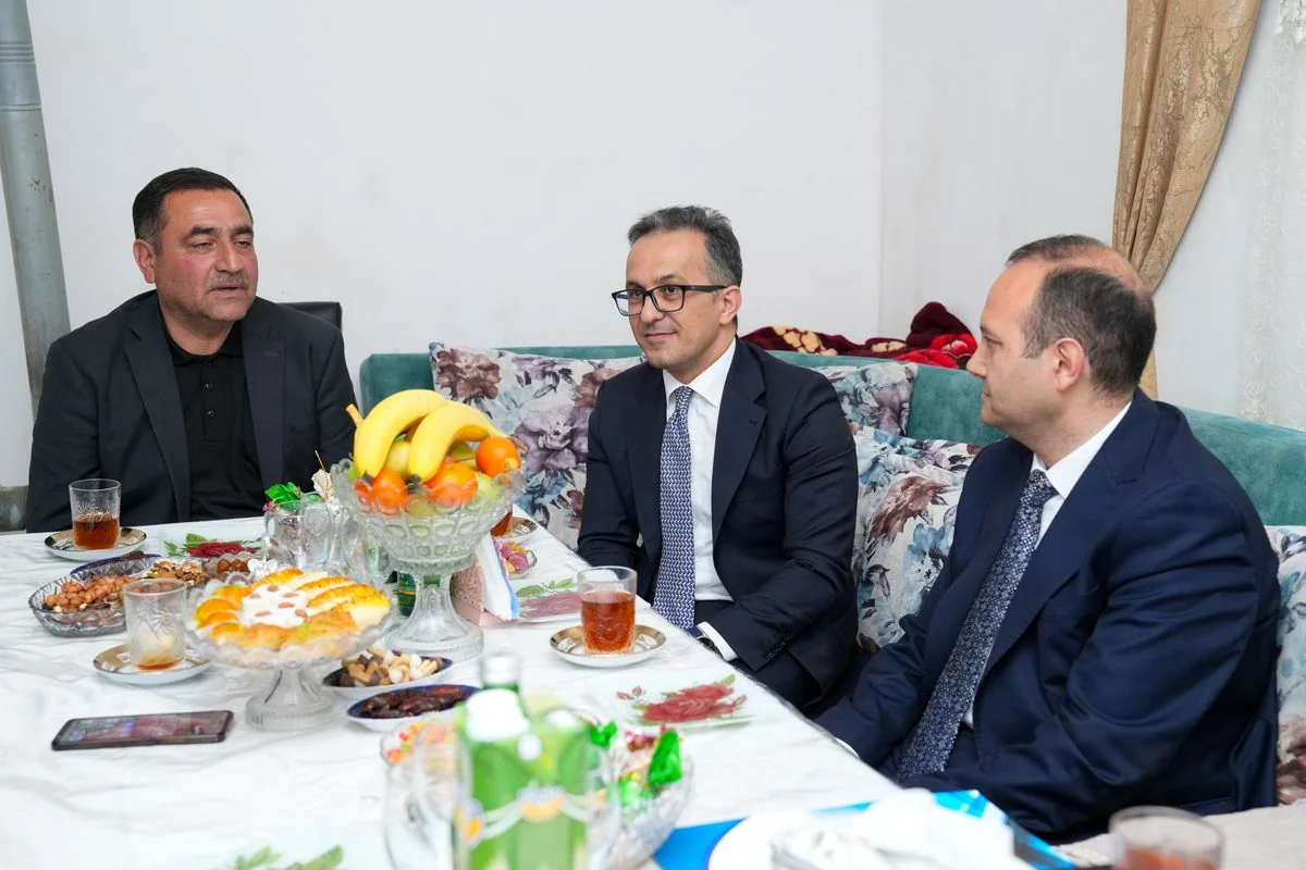 Ramin Məmmədov İlahiyyat İnstitutunun tələbəsinin ailəsini ziyarət edib