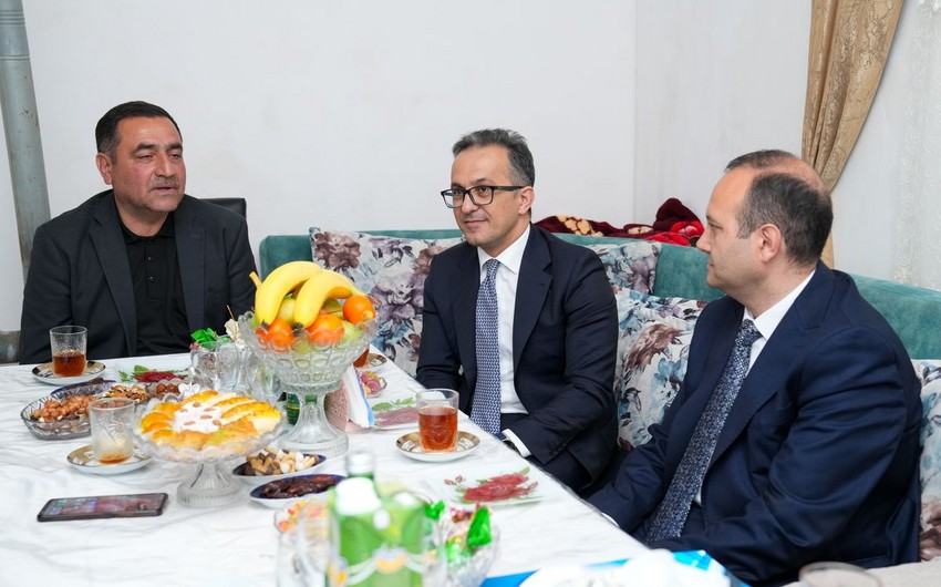 Ramin Məmmədov İlahiyyat İnstitutunun tələbəsinin ailəsini ziyarət edib