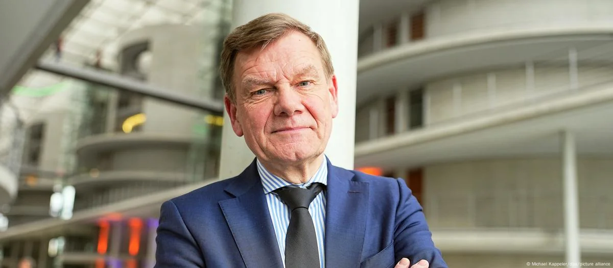 Глава МИД: Германия готова тратить 5% от ВВП на оборону