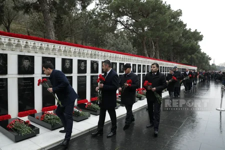 Milli qürur və and yeri - Şəhidlər xiyabanına axın başlayıb - FOTOREPORTAJ