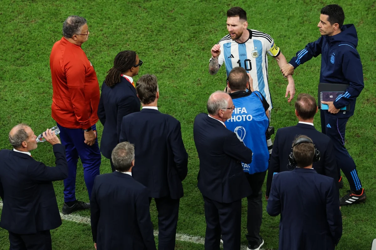 Lui Van Qal: “Messi dünya çempionu olmalı idi”