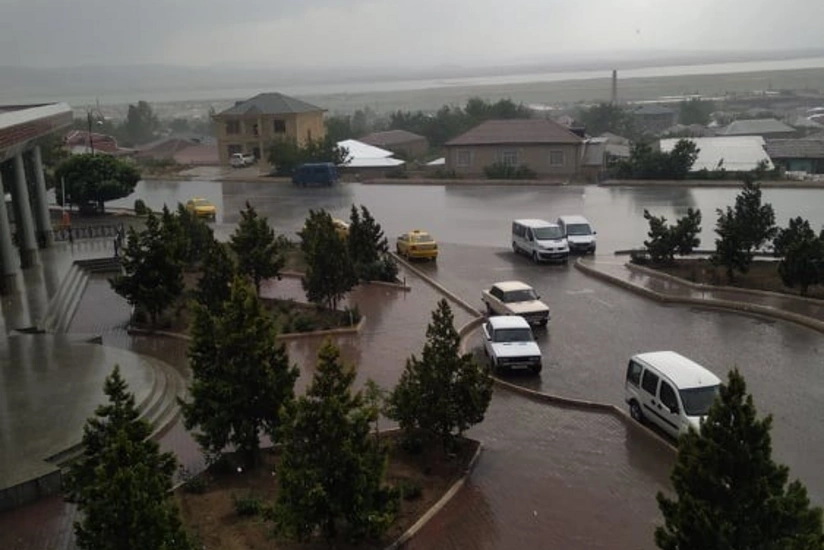 Naxçıvanda Azərbaycan Kubokunun final matçı öncəsi güclü yağış başlayıb