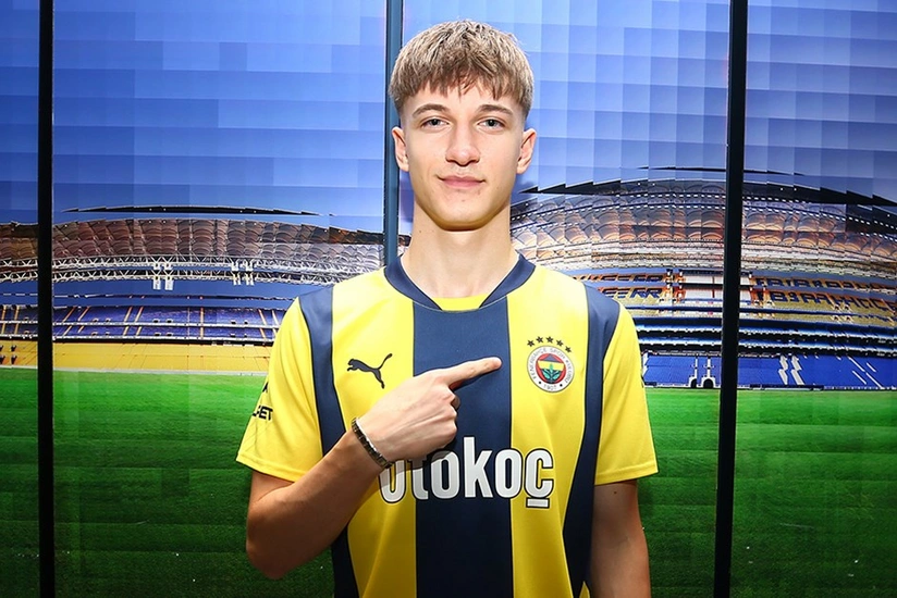 Fənərbağça yeni futbolçu transfer edib