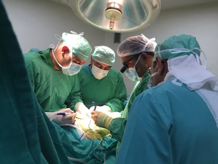Bakıda anadan övladına böyrək köçürülüb
