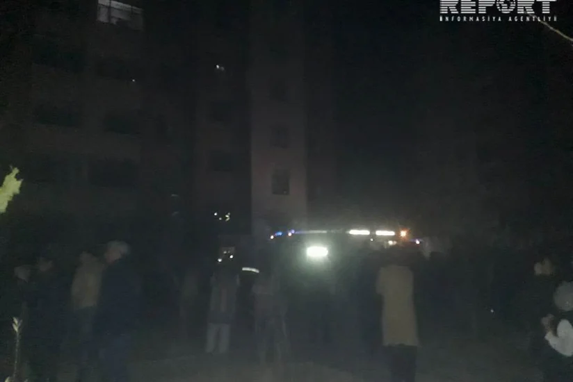 11 отравившихся во время пожара в Мингячевире обратились в больницу - ФОТО