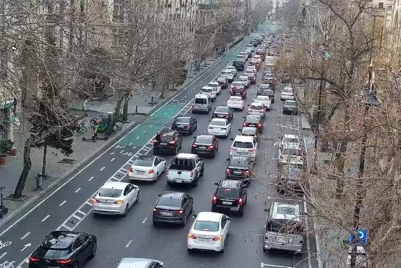 Bakıda tıxac olan yollar açıqlanıb – SİYAHI