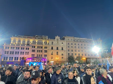 Gürcüstanın hakim partiyası Tbilisidə yekun seçki mitinqini keçirib