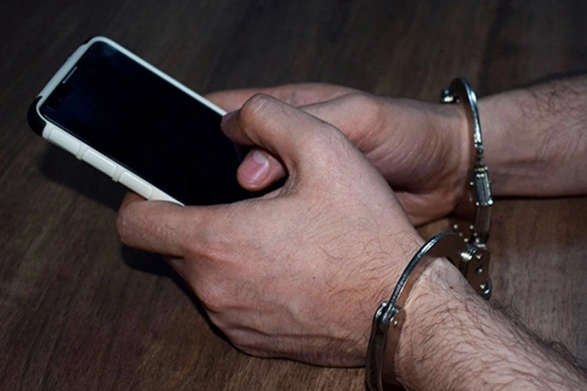 Bakıda parkda 2 nəfərin telefonu oğurlanıb