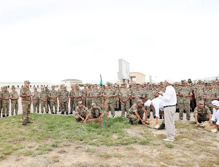 Azərbaycan Ordusunda Qurban bayramı münasibətilə tədbirlər keçirilib