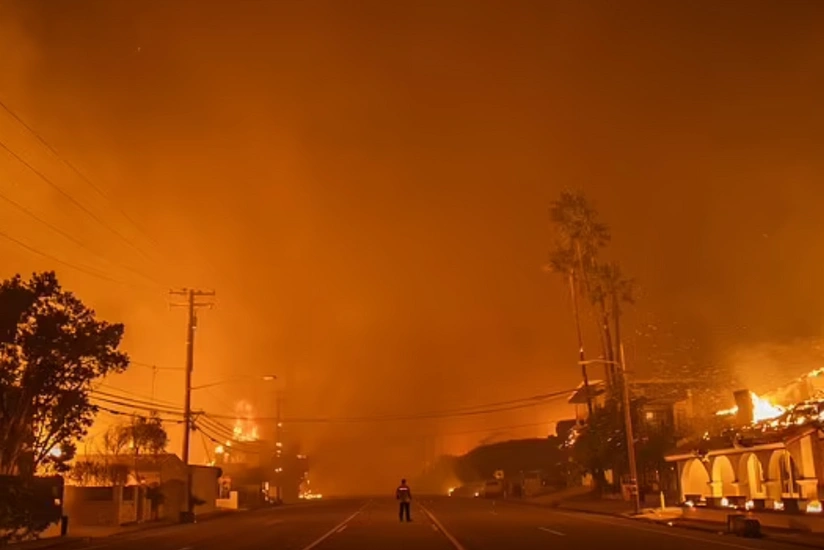 Məşhur Hollivud aktyoru Entoni Hopkinsin evi külə dönüb
