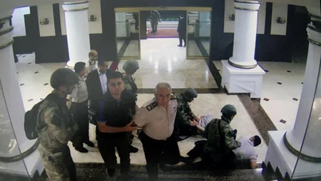 Türkiyədə dövlət çevrilişinə cəhdlə bağlı yeni fotoşəkillər üzə çıxıb