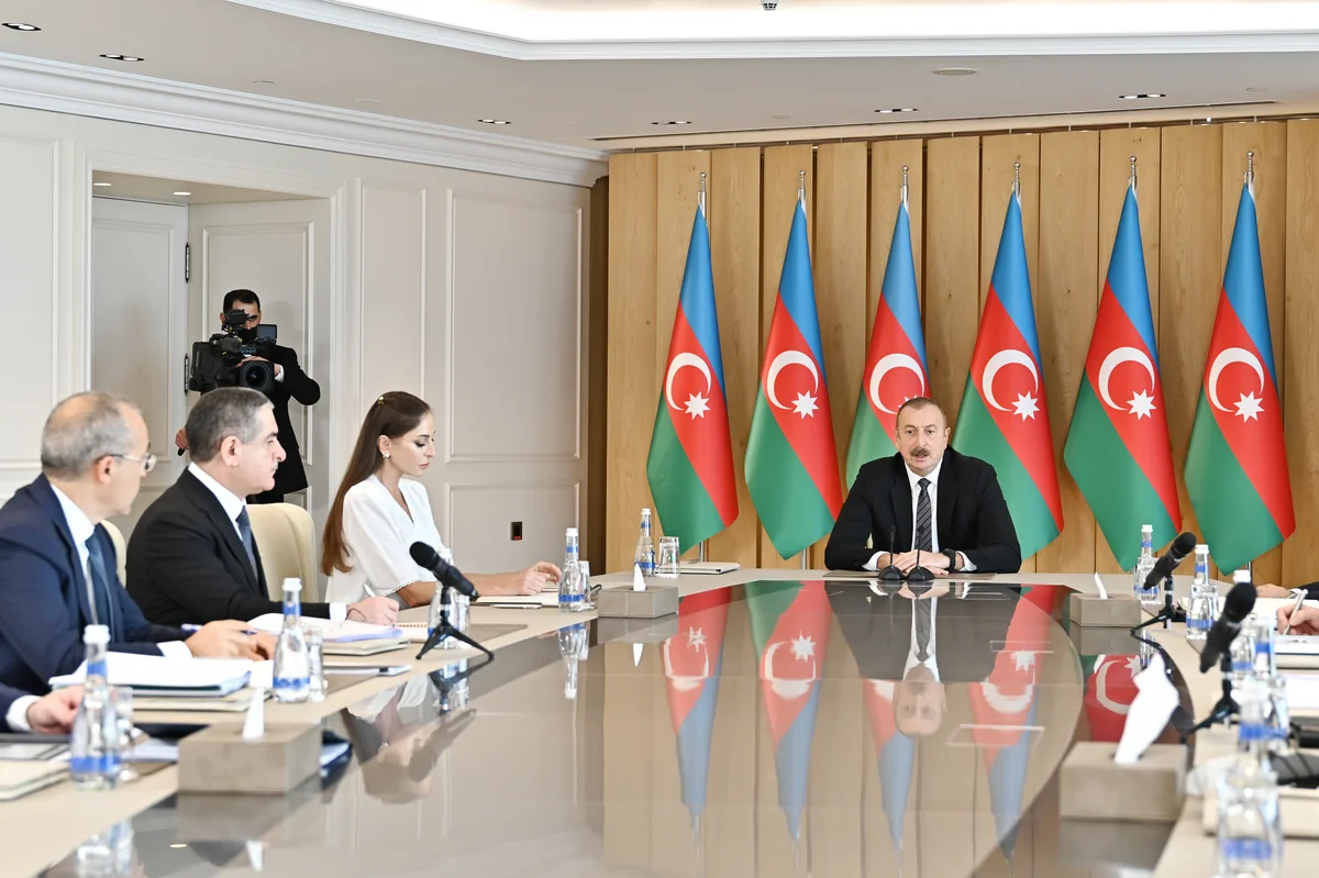 Prezidentin sədrliyi ilə keçirilən müşavirə həm də postmüharibə dövrünün birillik hesabatı idi