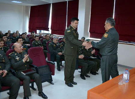 Kahramanmaraşda fəaliyyət göstərən hərbi tibb personalımız təltif olunub