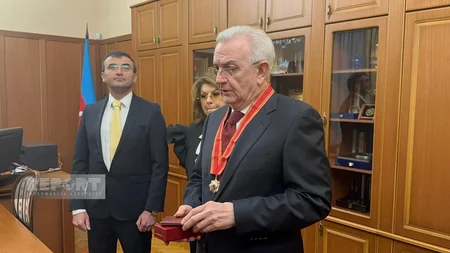 Azərbaycanın Rusiyadakı səfiri “Şərəf” ordenini həkim Məmmədbağır Əliyevə təqdim edib