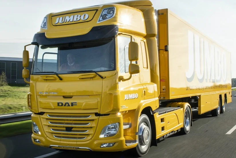 Azərbaycan Gürcüstandan yük maşını və traktor idxalını artırıb