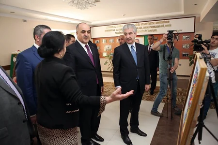 YAP sağlamlıq imkanları məhdud gənclərə yeni avtobus hədiyyə edib