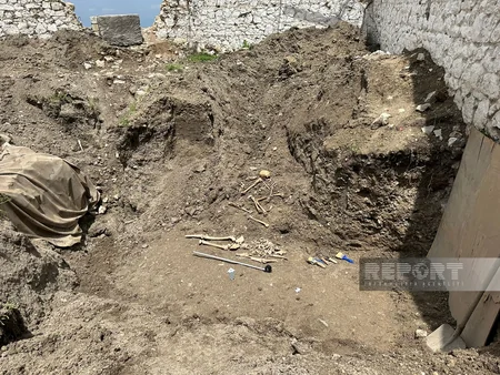 Media reps visit site of mass grave discovery in Azerbaijan’s Shusha