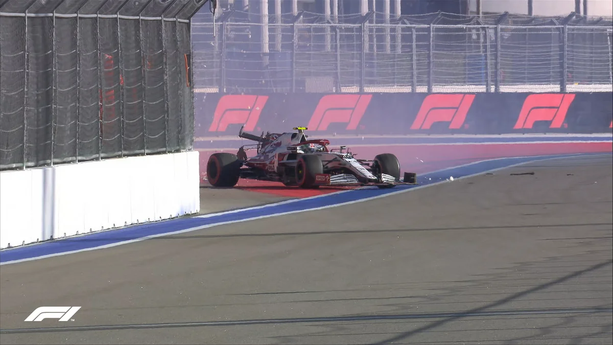 Formula 1: Rusiya Qran-prisində qəza baş verib