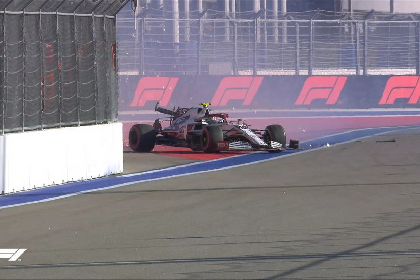 Formula 1: Rusiya Qran-prisində qəza baş verib