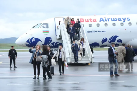 Participants of int’l conference arrive in Azerbaijan’s Karabakh