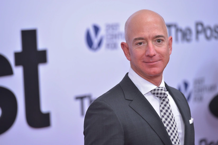 Bezos Amazonun səhmlərini 10,2 milyard dollara satdı