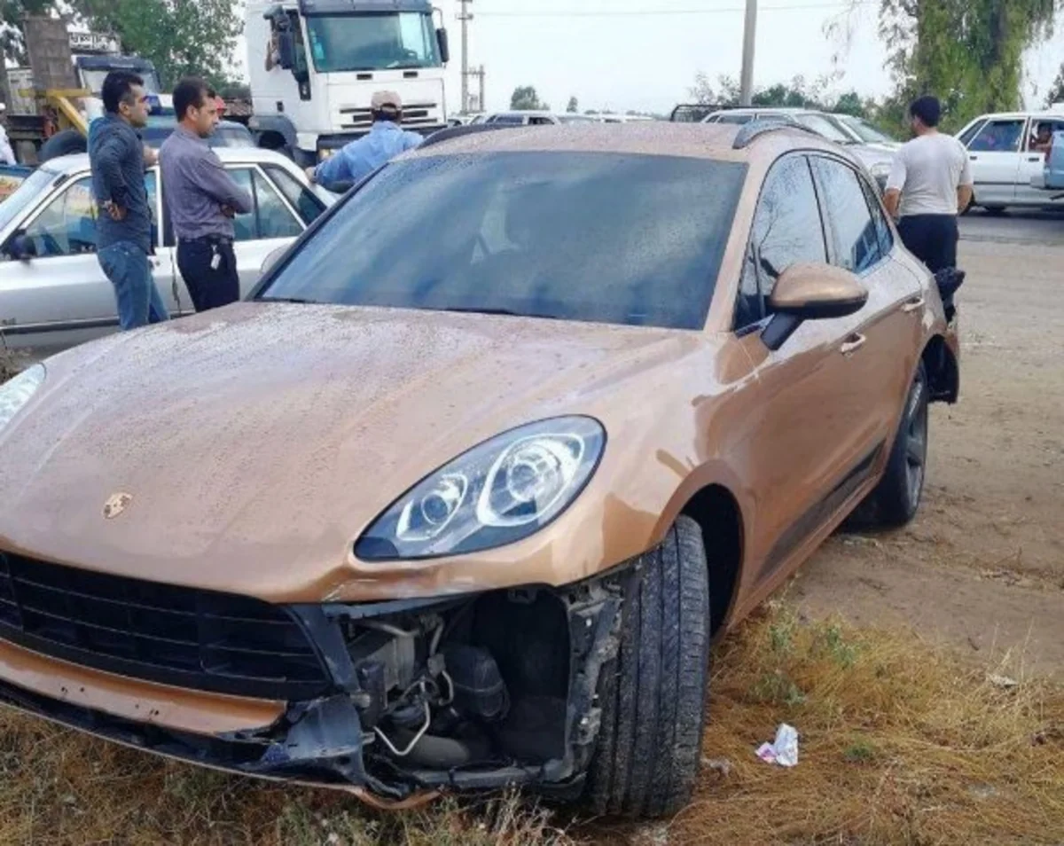 İranlı futbolçu Sərdar Azmun yol qəzasına düşüb