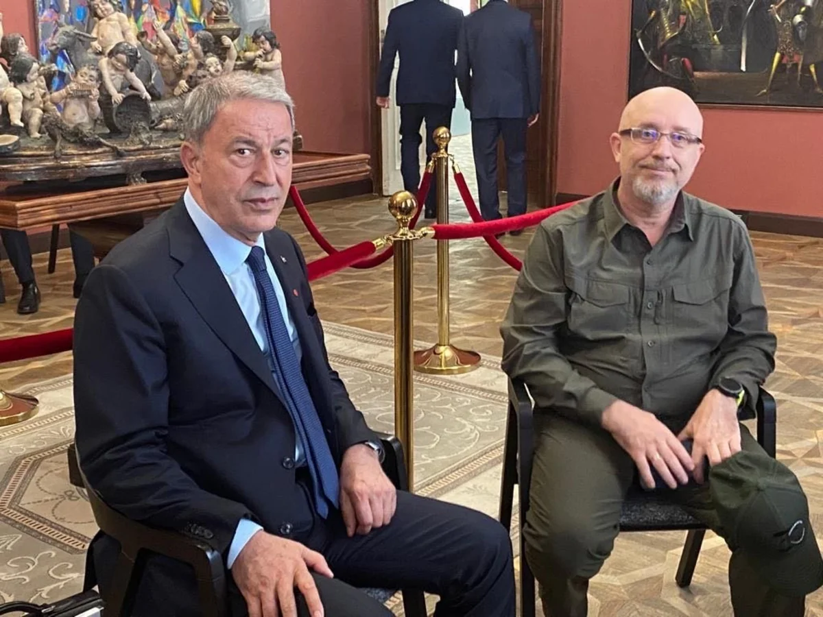 Hulusi Akar meets with his Ukrainian counterpart