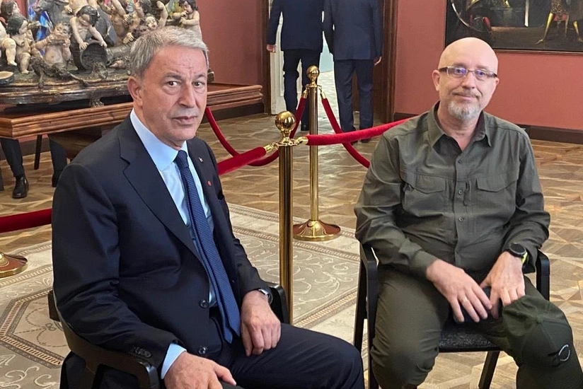 Hulusi Akar meets with his Ukrainian counterpart