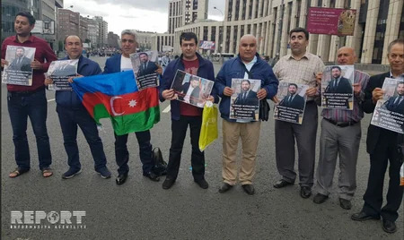 Azerbaijanis hold action in support of Fuad Abbasov in Moscow - PHOTO